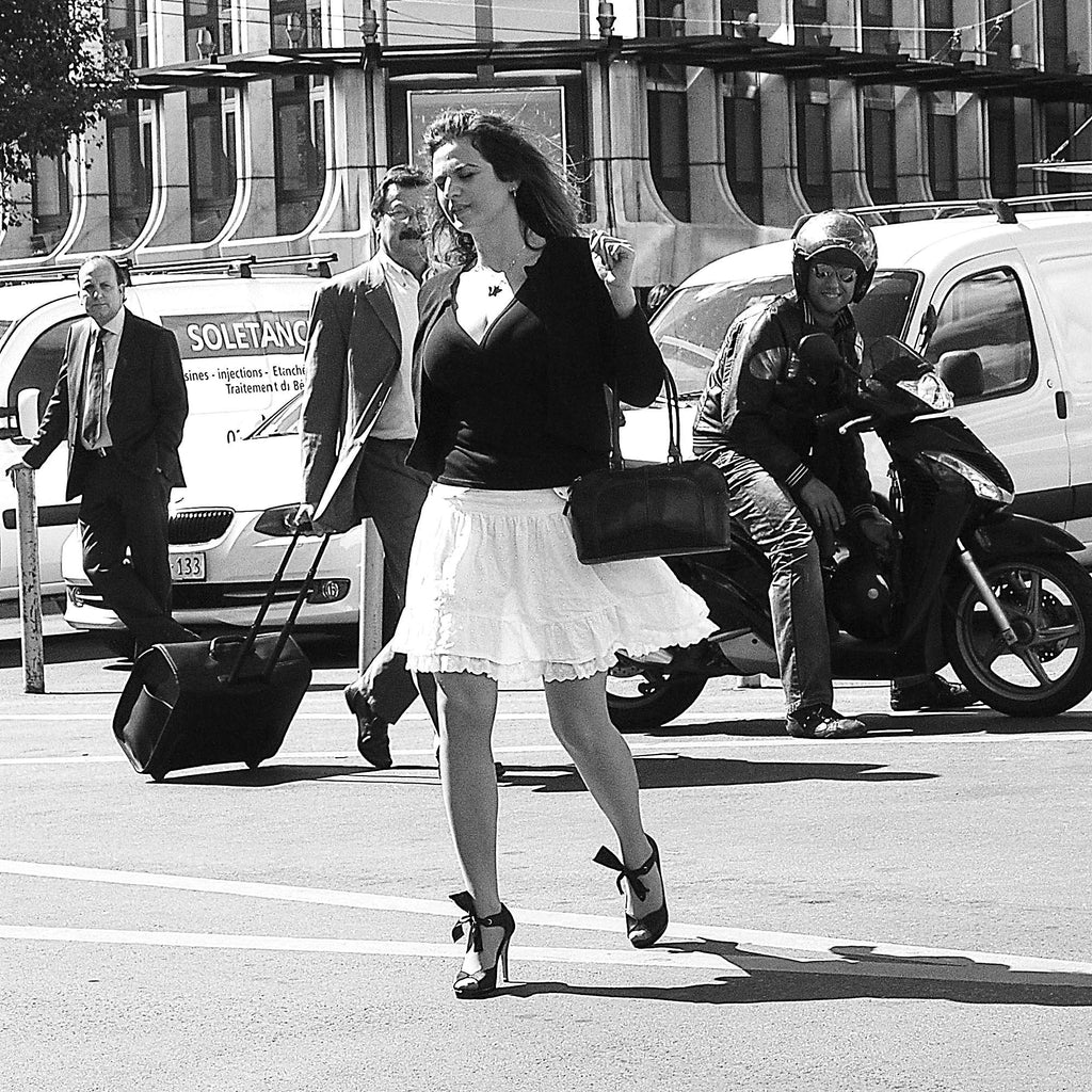 Apologie de la féminité - tome 2 : en société